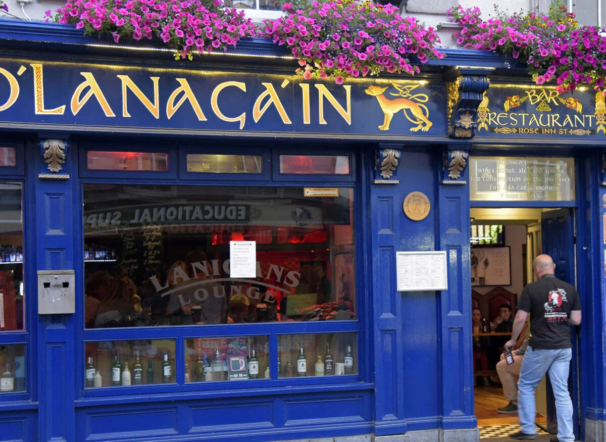 Exterior of Lanigans Bar, Kilkenny